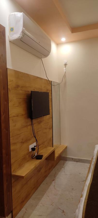 Devi Residency - Near Prem Mandir Bankey Bihari Vrindāvan Zewnętrze zdjęcie