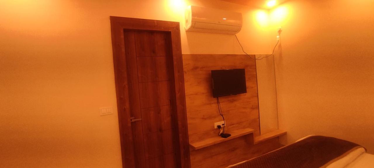 Devi Residency - Near Prem Mandir Bankey Bihari Vrindāvan Zewnętrze zdjęcie