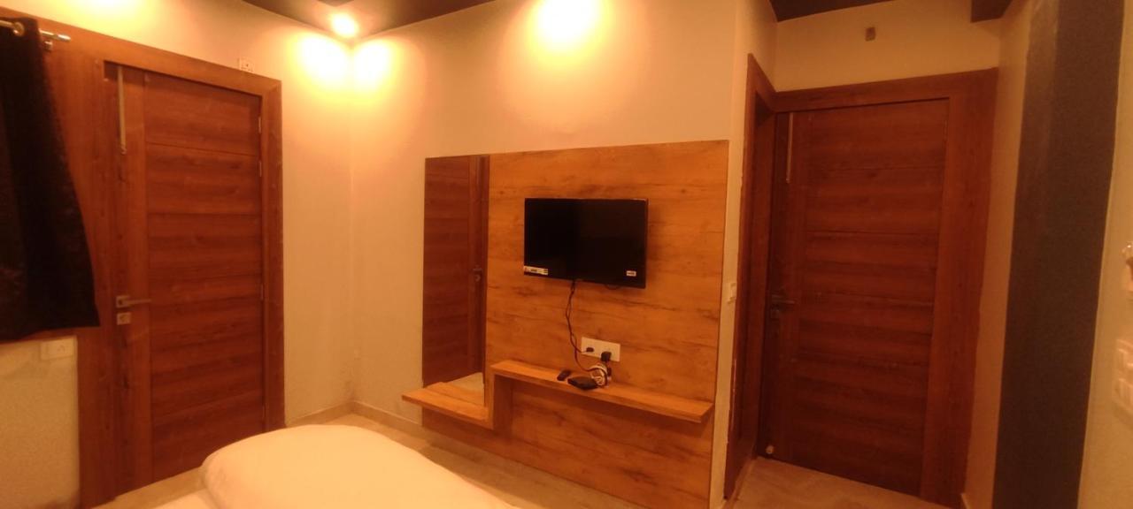 Devi Residency - Near Prem Mandir Bankey Bihari Vrindāvan Zewnętrze zdjęcie
