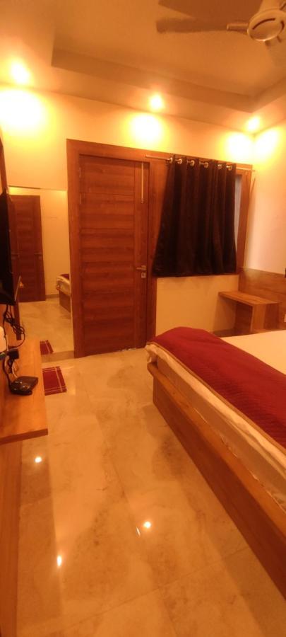 Devi Residency - Near Prem Mandir Bankey Bihari Vrindāvan Zewnętrze zdjęcie
