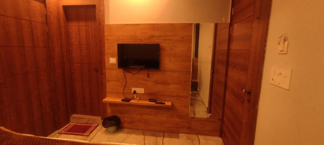 Devi Residency - Near Prem Mandir Bankey Bihari Vrindāvan Zewnętrze zdjęcie